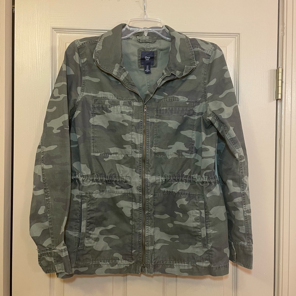 GAP Green Camo Utility Fill Zip Jacket with‎ Pockets, Size Medium